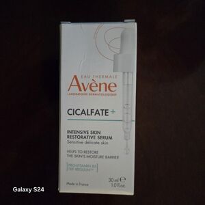 Avène Cicalfate+ Intensive Skin Restorative Serum — White